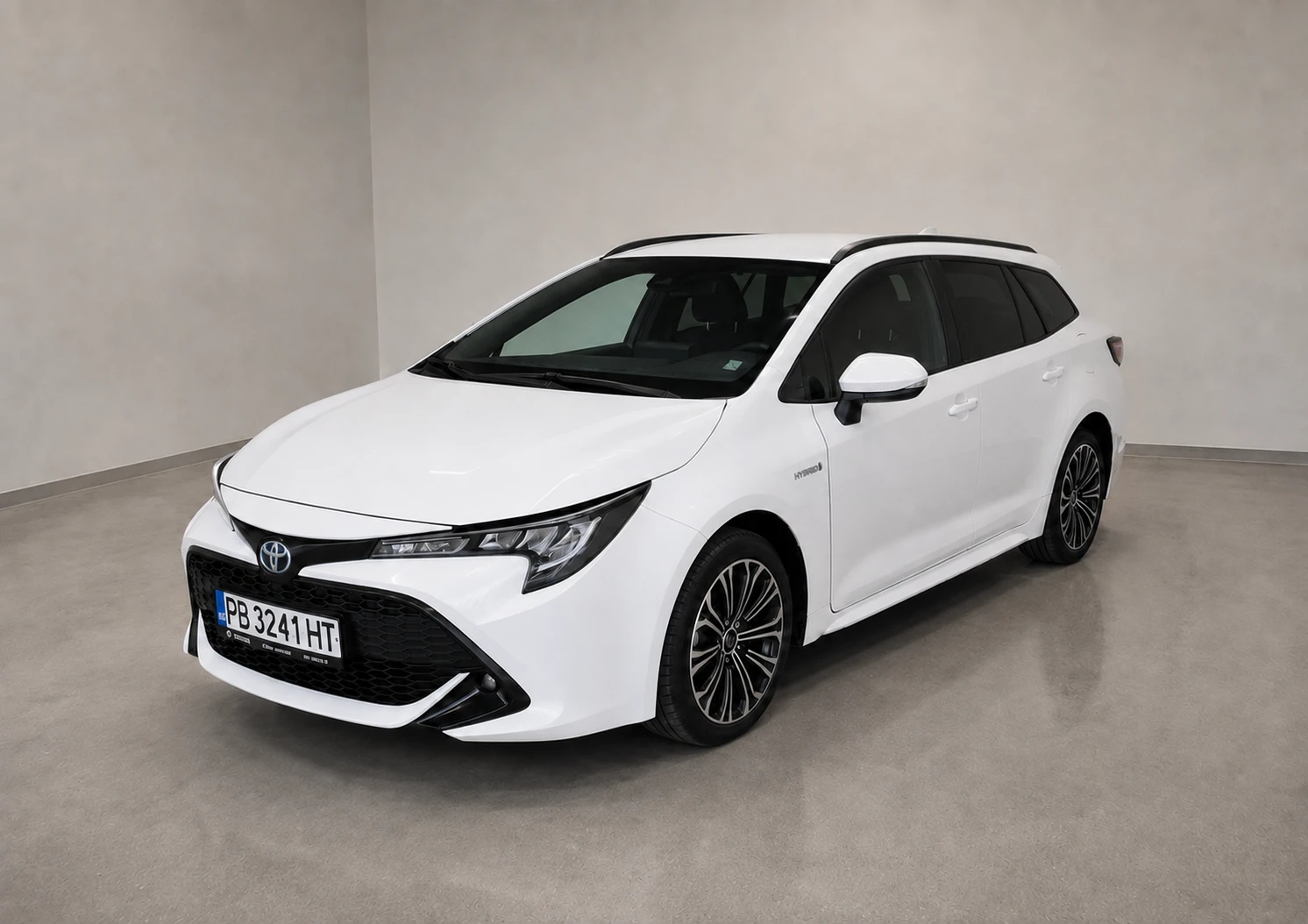 Toyota Corolla Touring Sport, 1.8 Hybrid, ����������� | Mobile.bg � ����������� 2