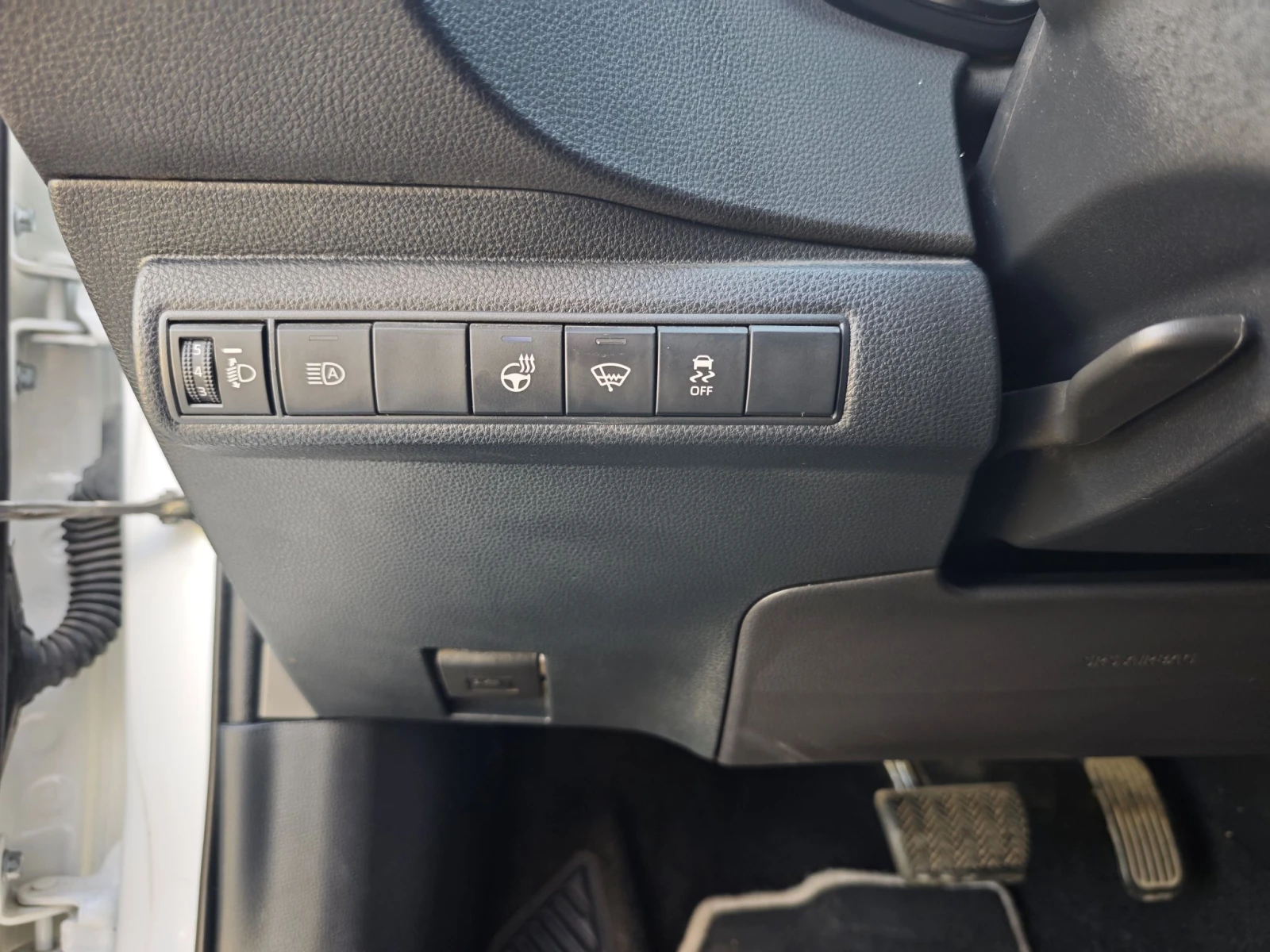 Toyota Corolla Touring Sport, 1.8 Hybrid, ГАРАНЦИОННА, снимка 11 - Автомобили и джипове - 54960936