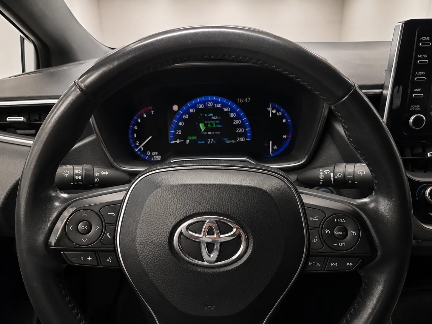 Toyota Corolla Touring Sport, 1.8 Hybrid, ГАРАНЦИОННА, снимка 10 - Автомобили и джипове - 55451902
