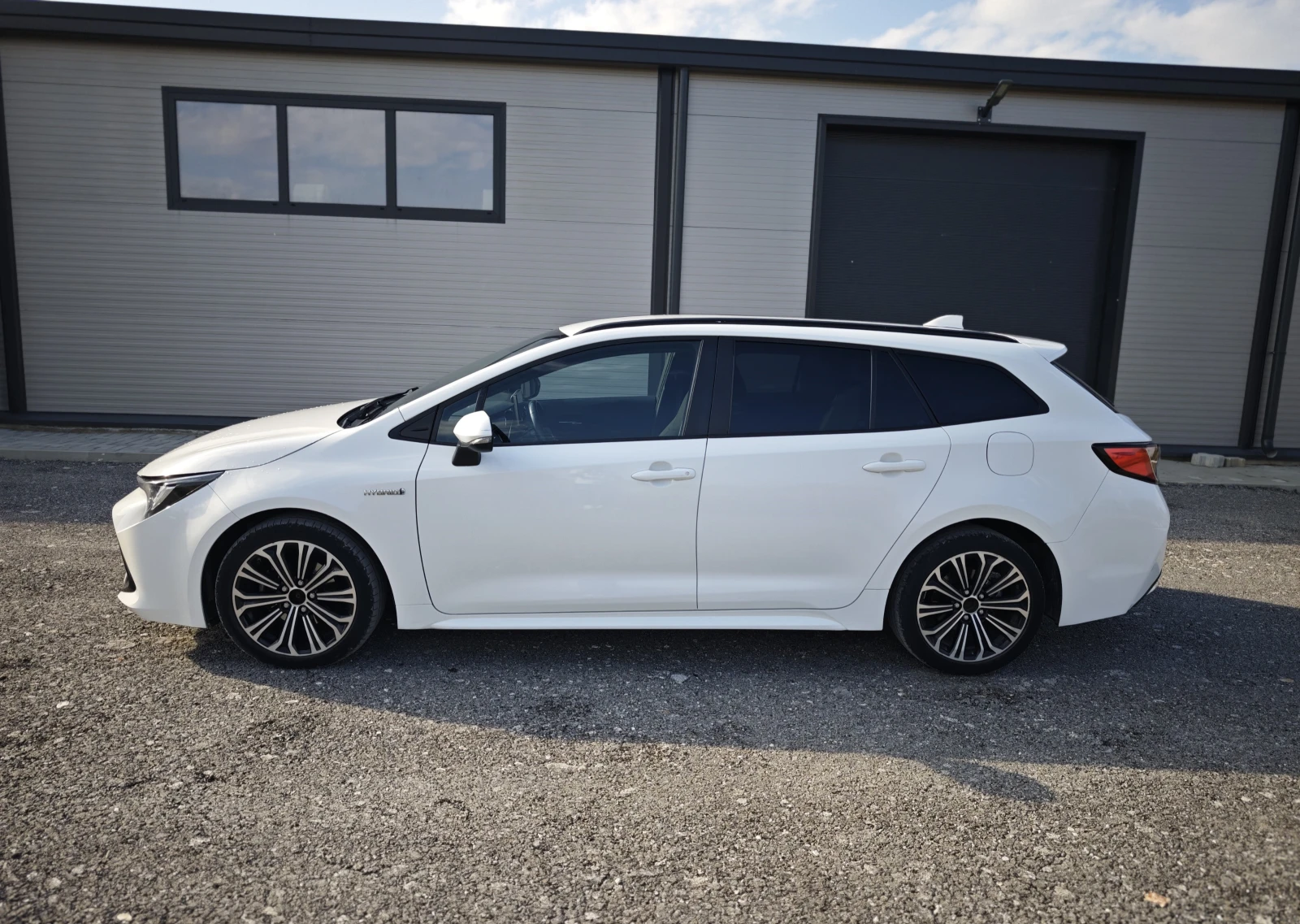 Toyota Corolla Touring Sport, 1.8 Hybrid, ����������� | Mobile.bg � ����������� 8