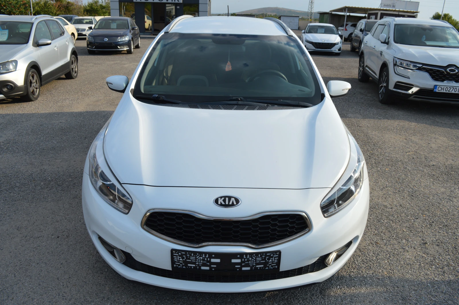 Kia Ceed 1.6CRDI-AVTOMAT, снимка 2 - Автомобили и джипове - 55589004