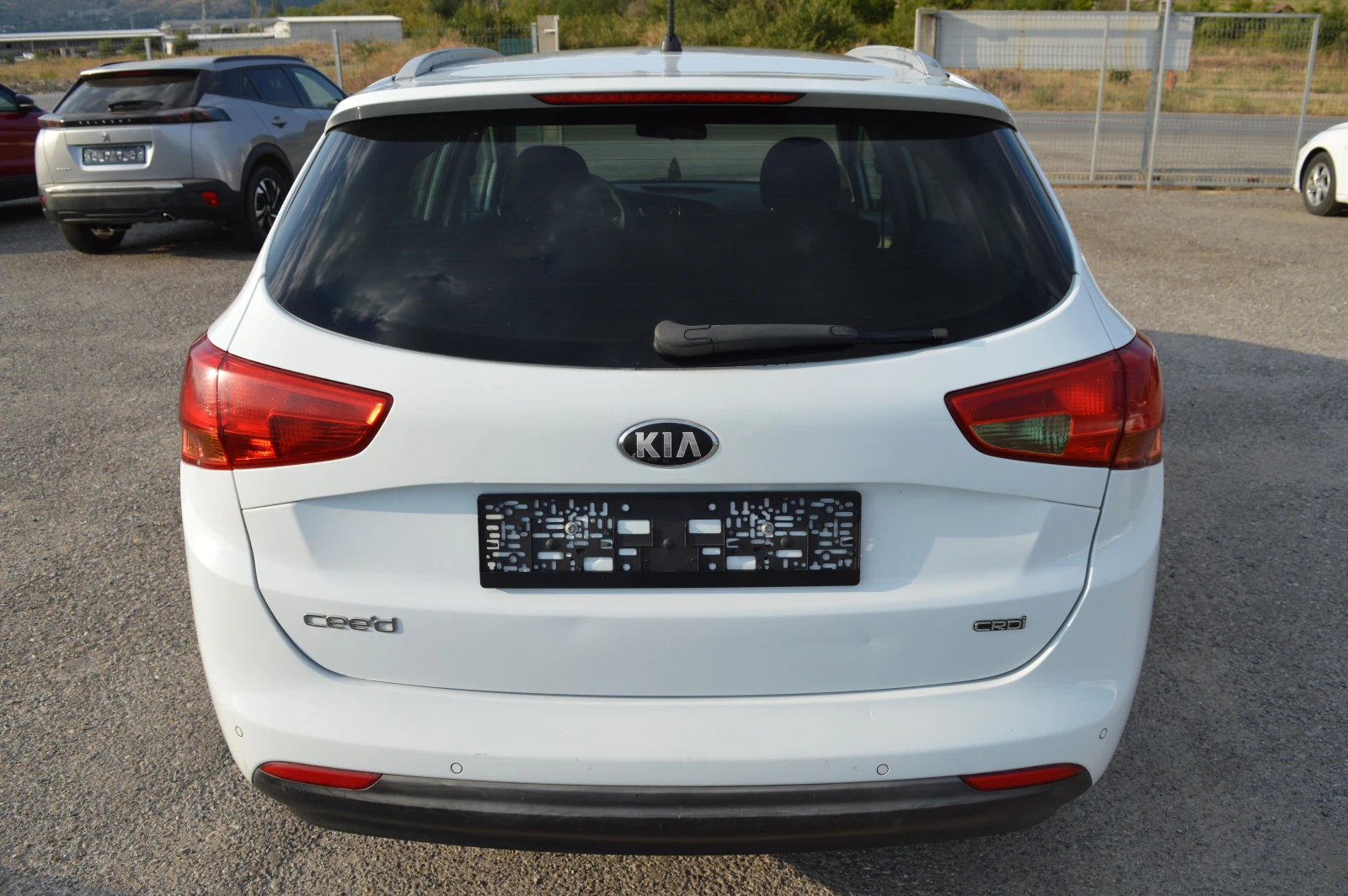 Kia Ceed 1.6CRDI-AVTOMAT, снимка 6 - Автомобили и джипове - 55589004
