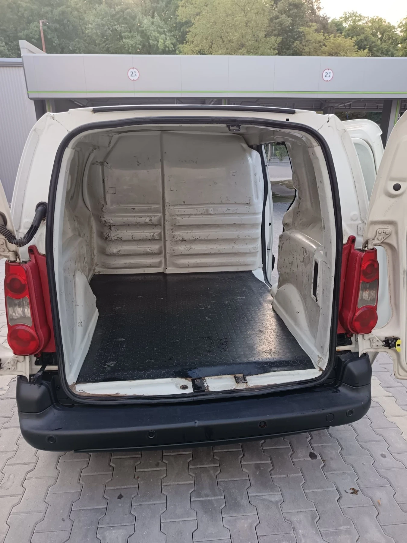 Peugeot Partner 1, 6 HD, снимка 13 - Автомобили и джипове - 55806142