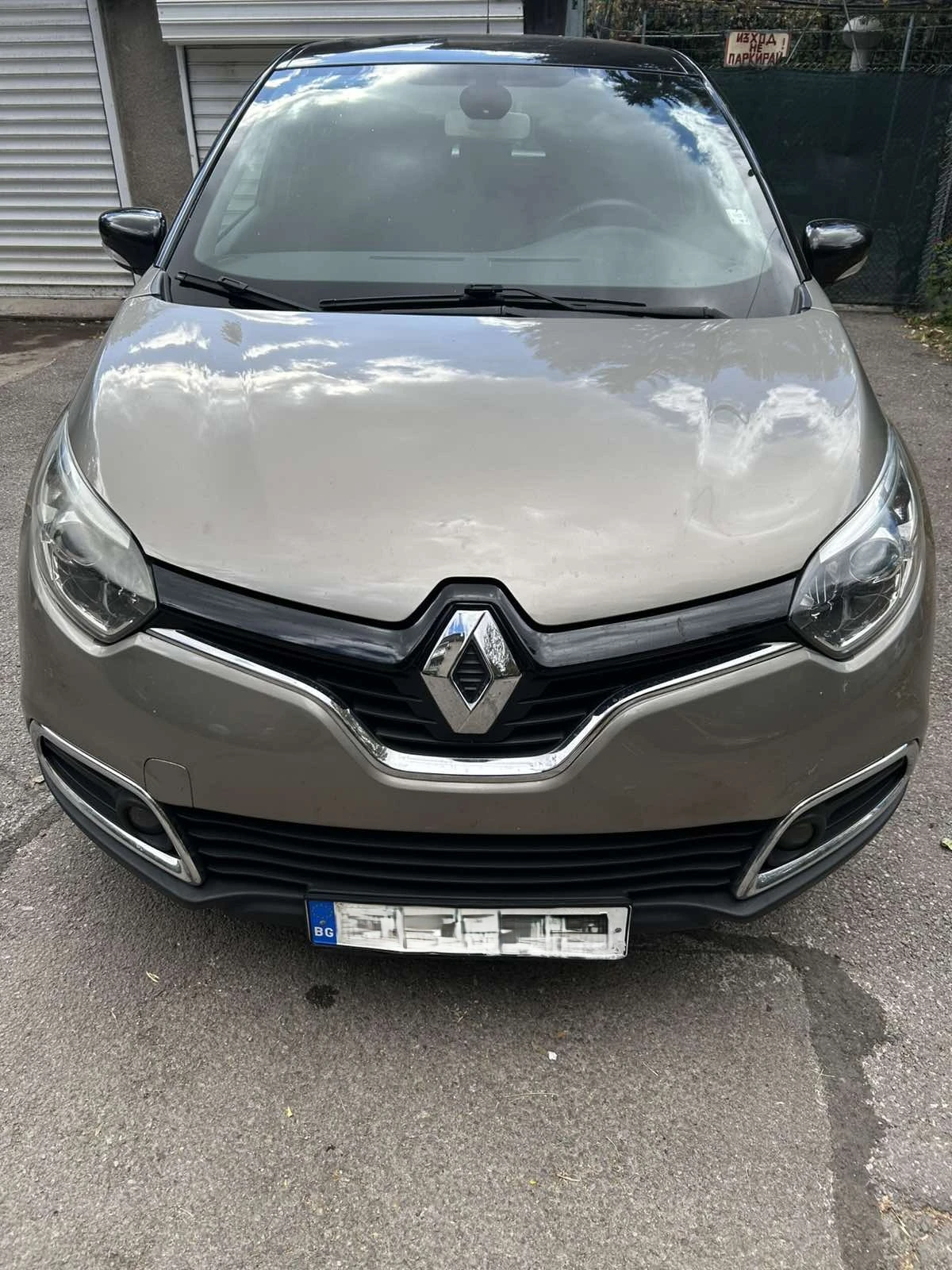 Renault Captur, снимка 2 - Автомобили и джипове - 56360197