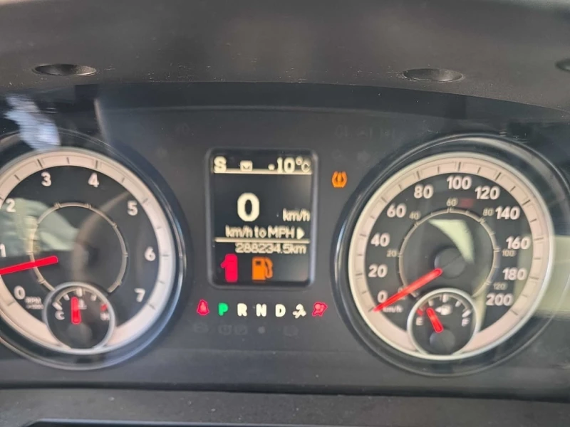 Dodge RAM 1500 * Express * CARFAX * БЕЗ ПЪРВОНАЧАЛНА ВНОСКА, снимка 8 - Автомобили и джипове - 53305503