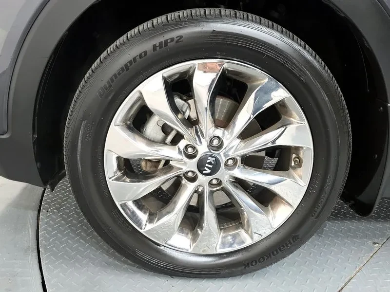 Kia Sorento 2.2 4Wd Noblesse - САМО 30% АВАНС!, снимка 5 - Автомобили и джипове - 55474393