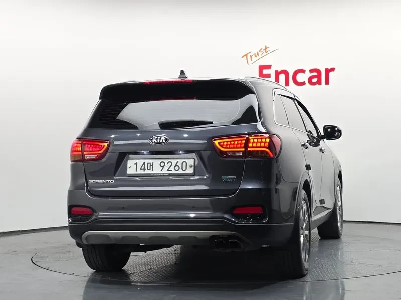 Kia Sorento 2.2 4Wd Noblesse - САМО 30% АВАНС!, снимка 4 - Автомобили и джипове - 55474393