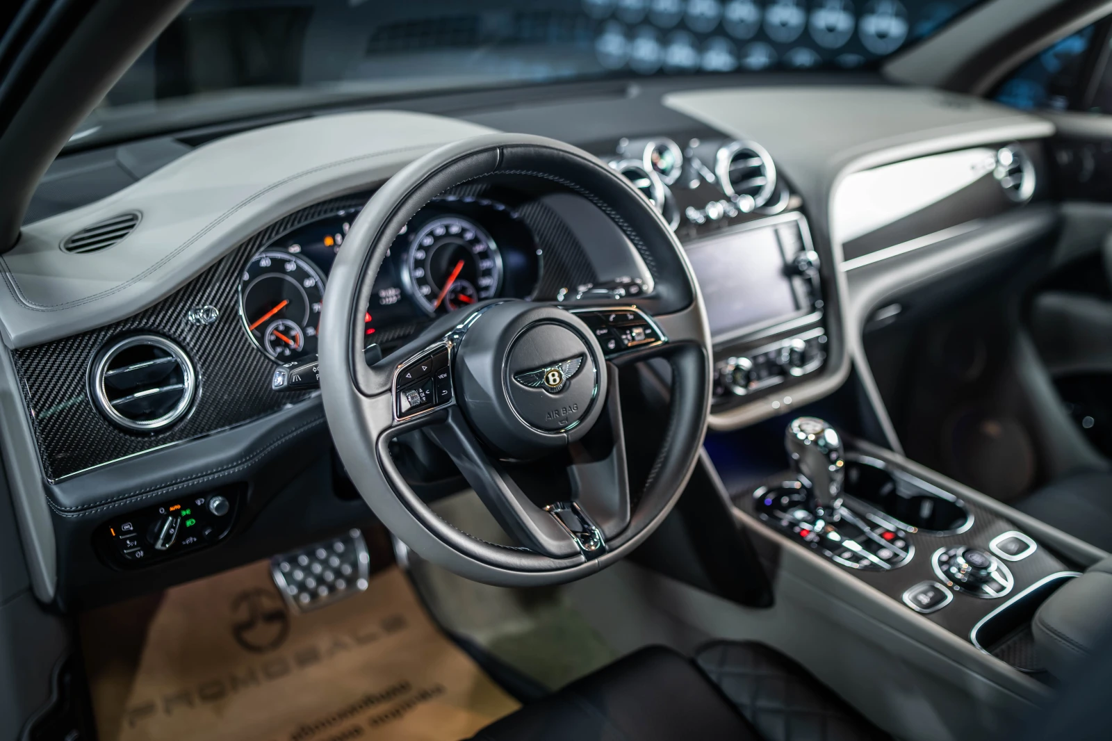 Bentley Bentayga  V8 Mulliner* Headup* Pano* 360* Монитори - изображение 8