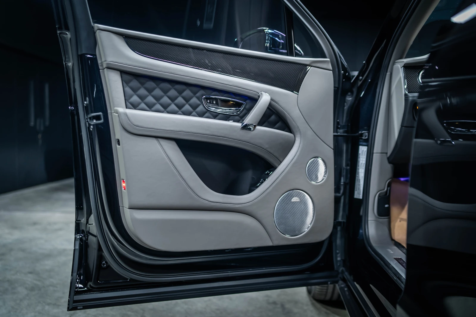 Bentley Bentayga  V8 Mulliner* Headup* Pano* 360* Монитори - изображение 4