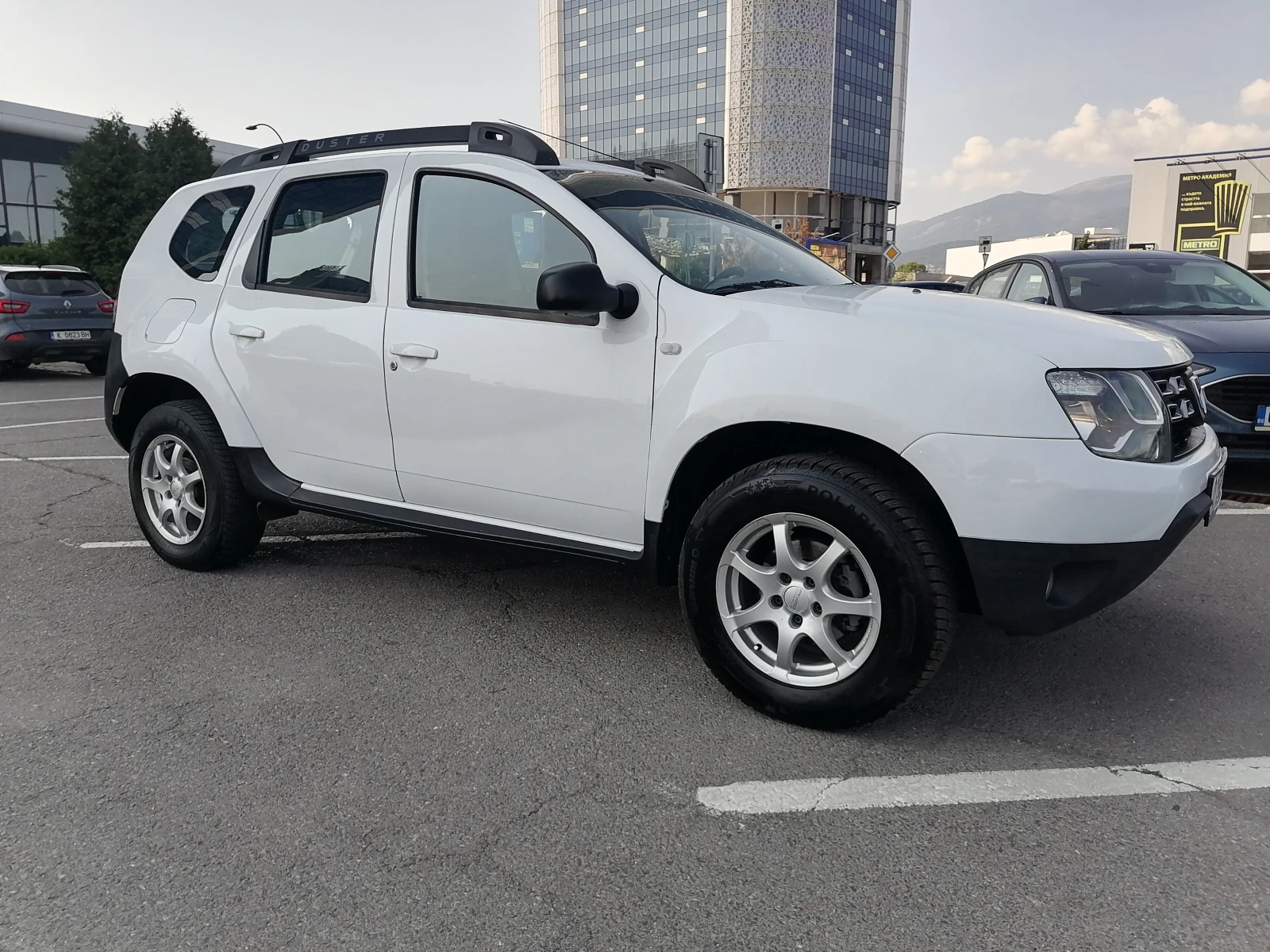 Dacia Duster 1.6i 4x4 - изображение 9