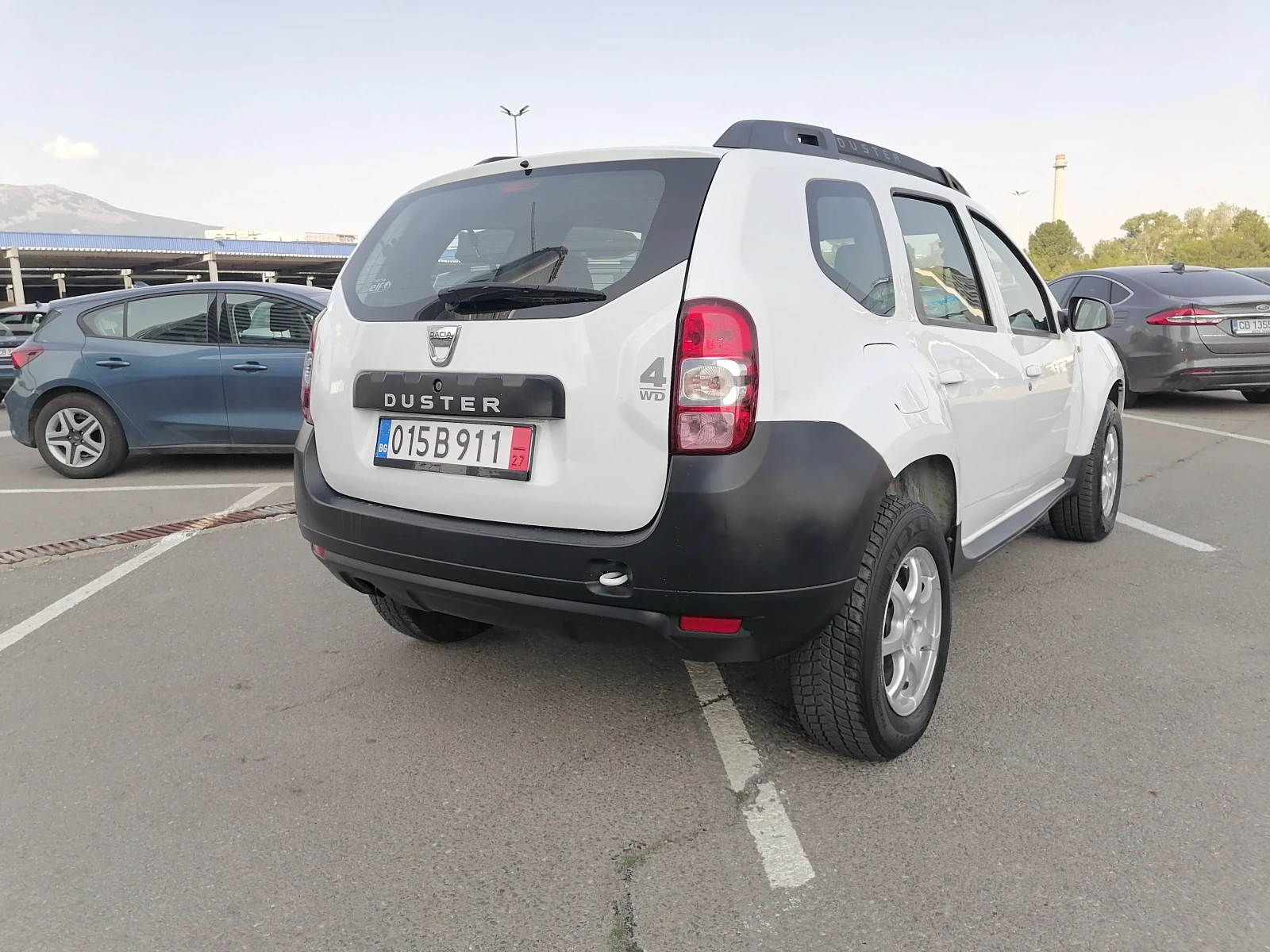 Dacia Duster 1.6i 4x4 - изображение 6