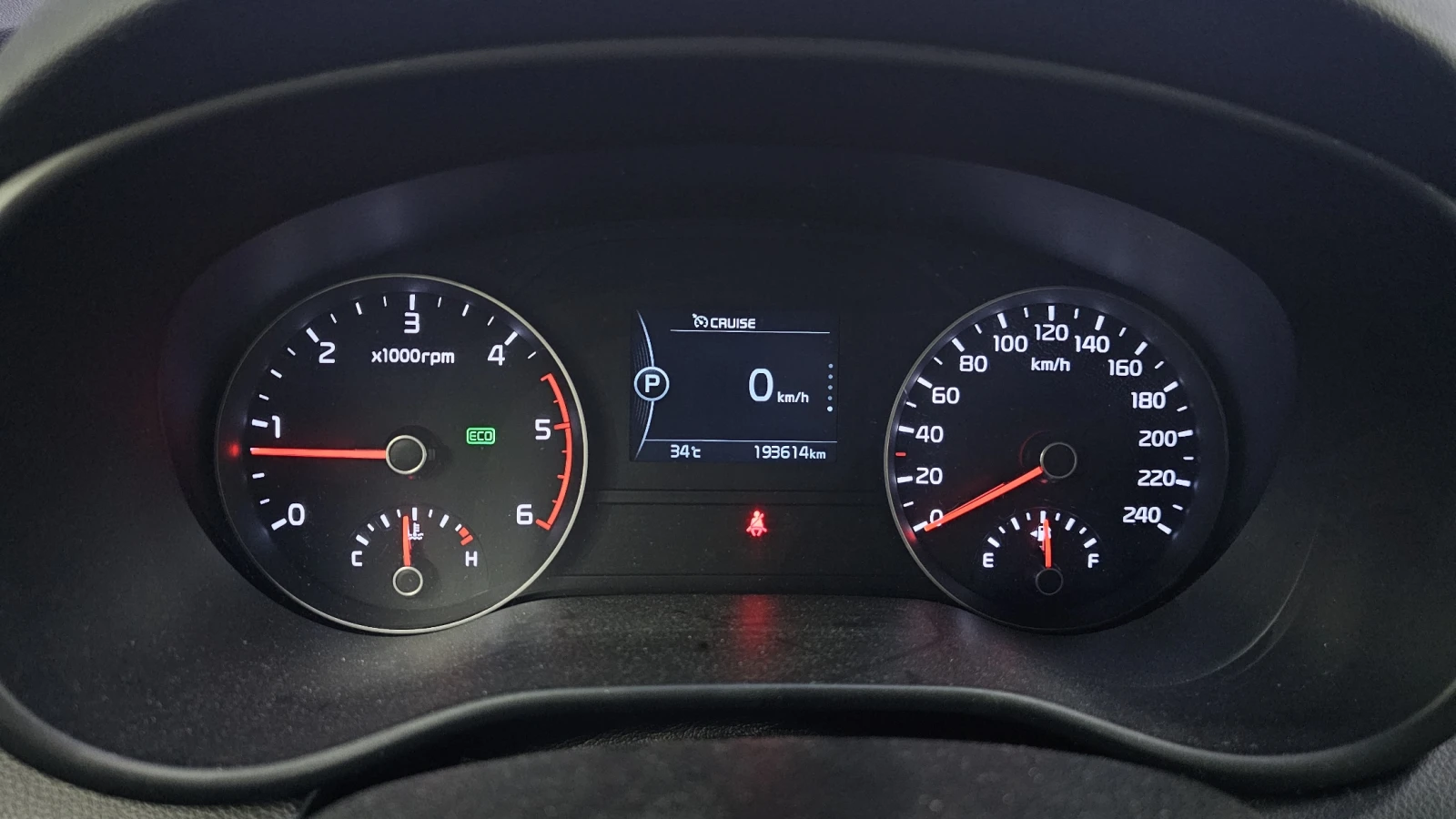 Kia Sportage 2.0 2WD PRESTIGE - изображение 7