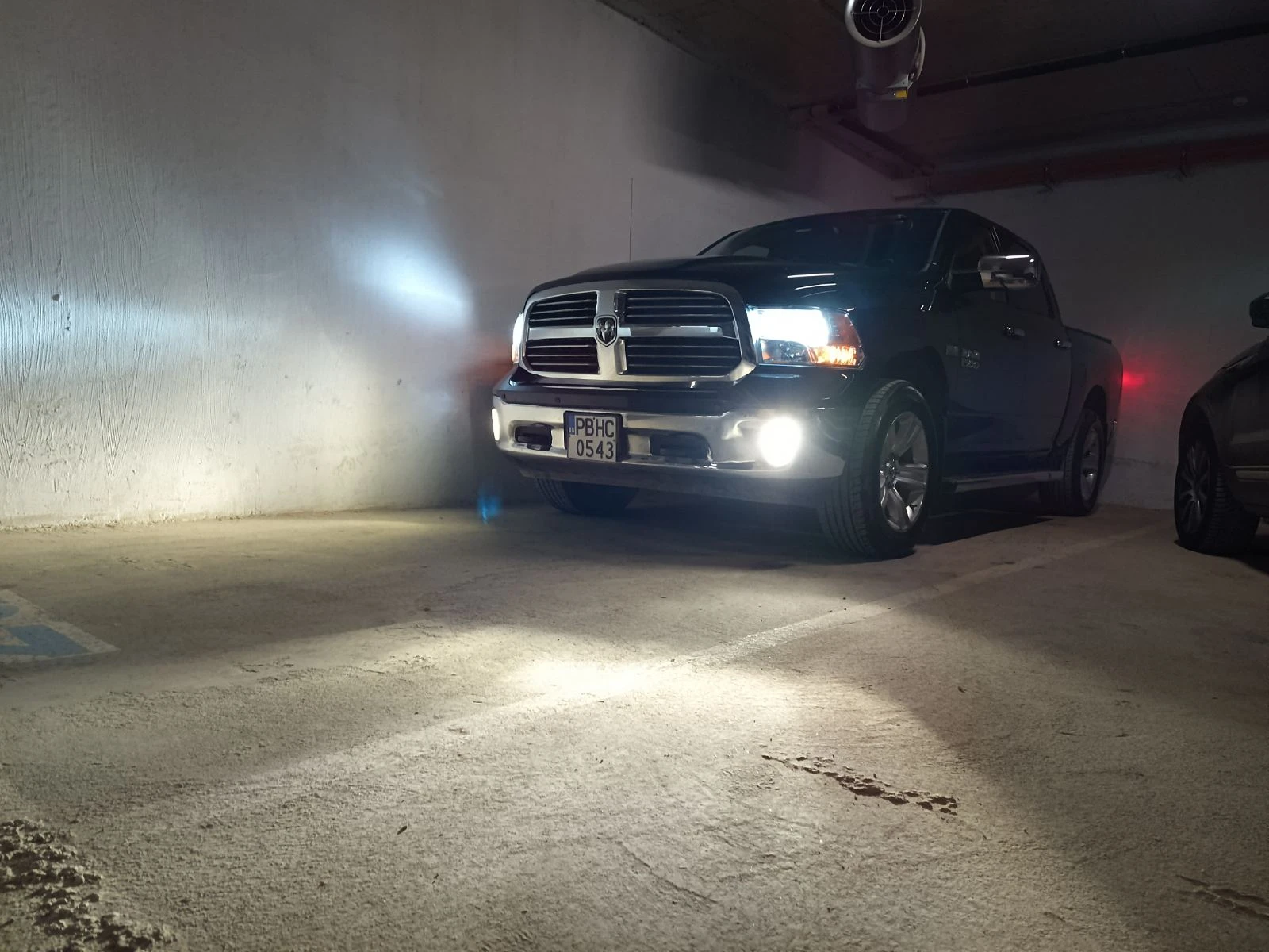 Dodge RAM 1500 Big Horn - 5.7 HEMI - 4x4 - изображение 8