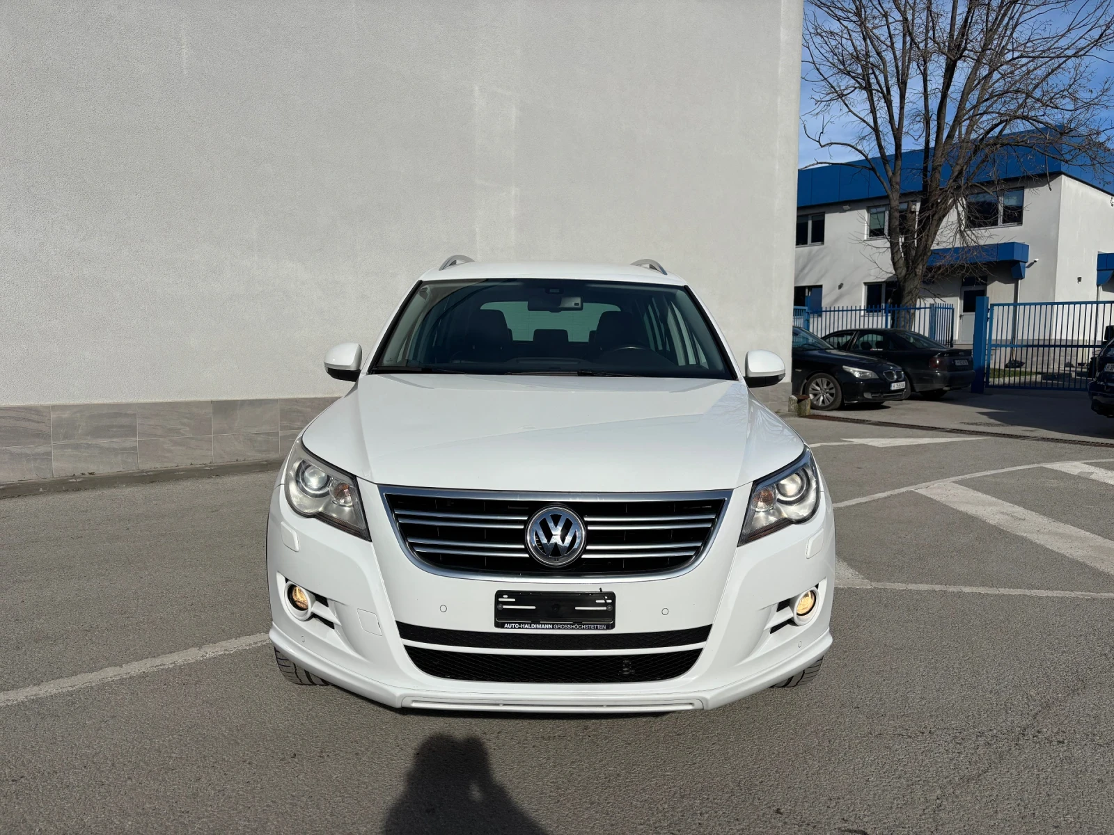 VW Tiguan 2.0i 4x4 DSG R LINE - изображение 5