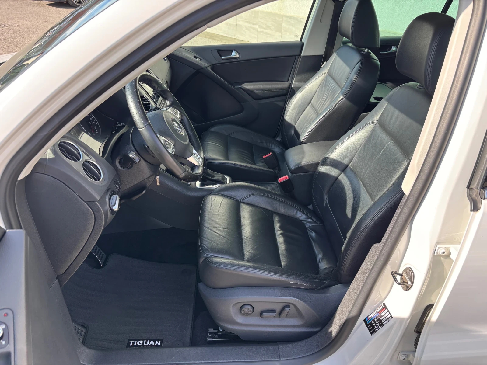 VW Tiguan 2.0i 4x4 DSG R LINE - изображение 7