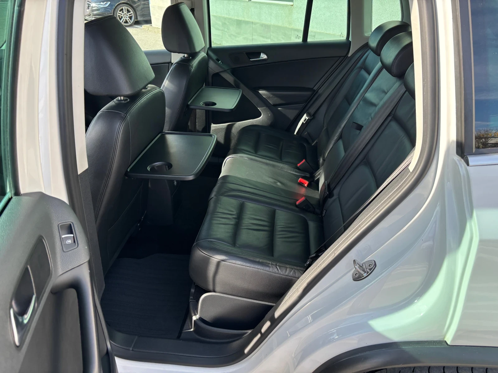 VW Tiguan 2.0i 4x4 DSG R LINE - изображение 9