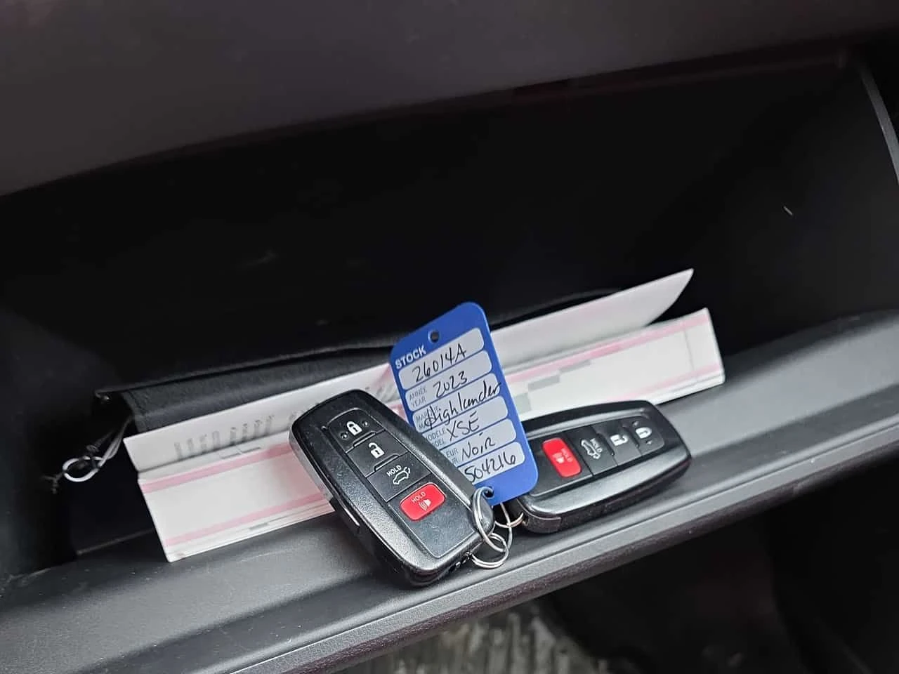 Toyota Highlander XSE AWD | LANE ASSIST | 2 KEYS | ПОДГРЕВИ , снимка 13 - Автомобили и джипове - 53751581