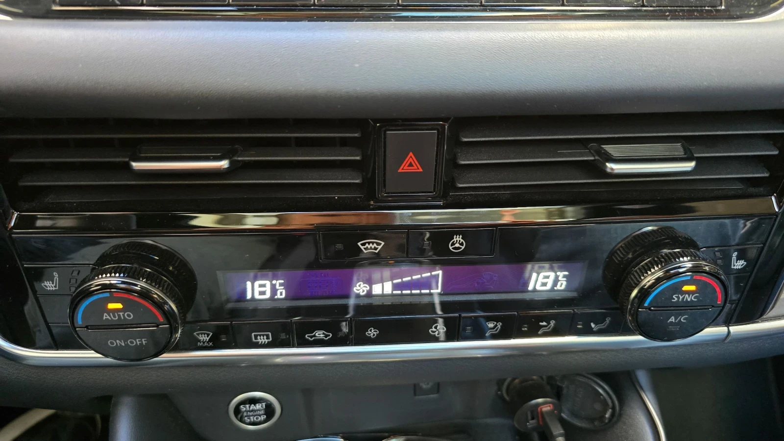 Nissan Qashqai Nissan Qashqai Tekna 1.3 Mild Hybrid 158 к.с., снимка 17 - Автомобили и джипове - 54079583