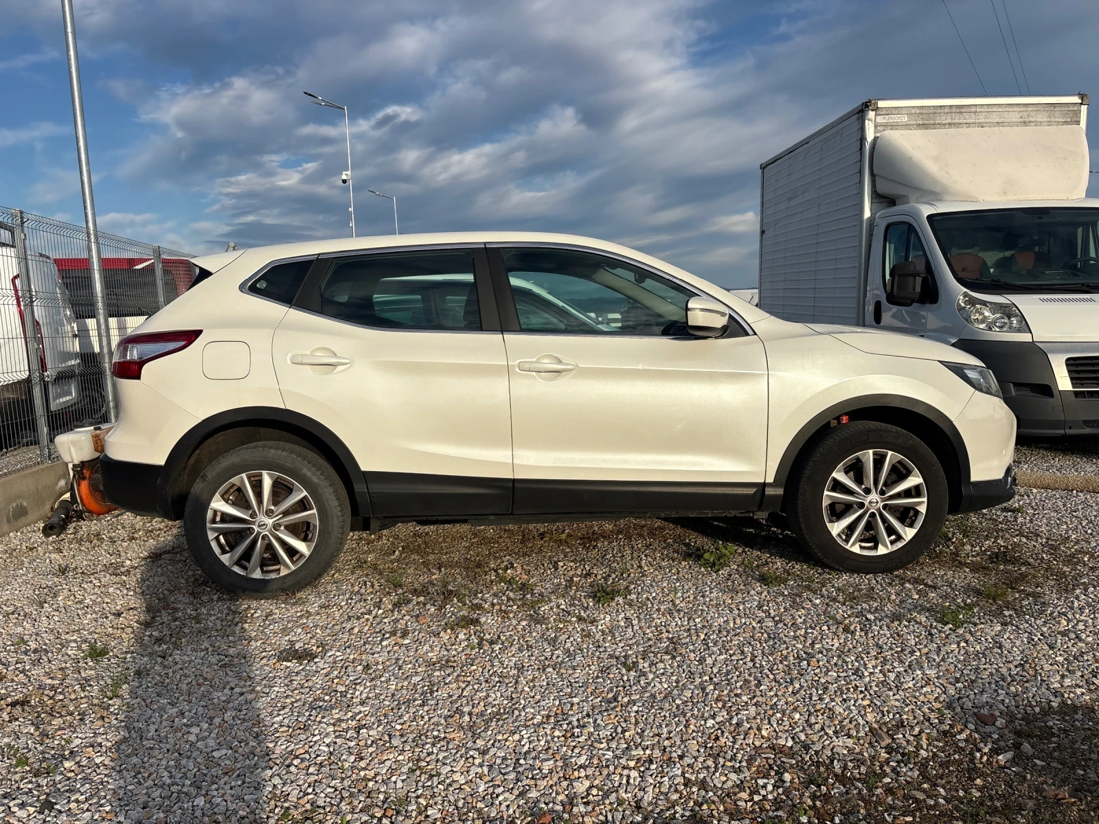 Nissan Qashqai 1.6 d 4 x 4 | Mobile.bg � ����������� 4