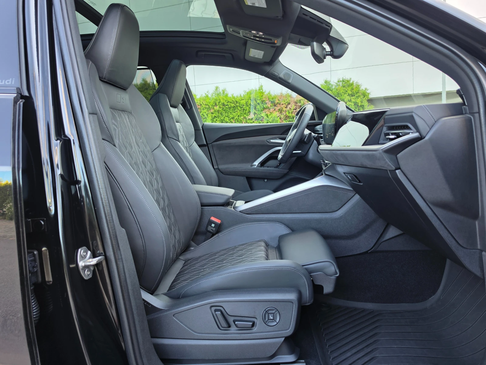 Audi SQ5 /MATRIX/B&O/HEAD UP/360/MMI DISPLAY/PANORAMA, снимка 17 - Автомобили и джипове - 55480325