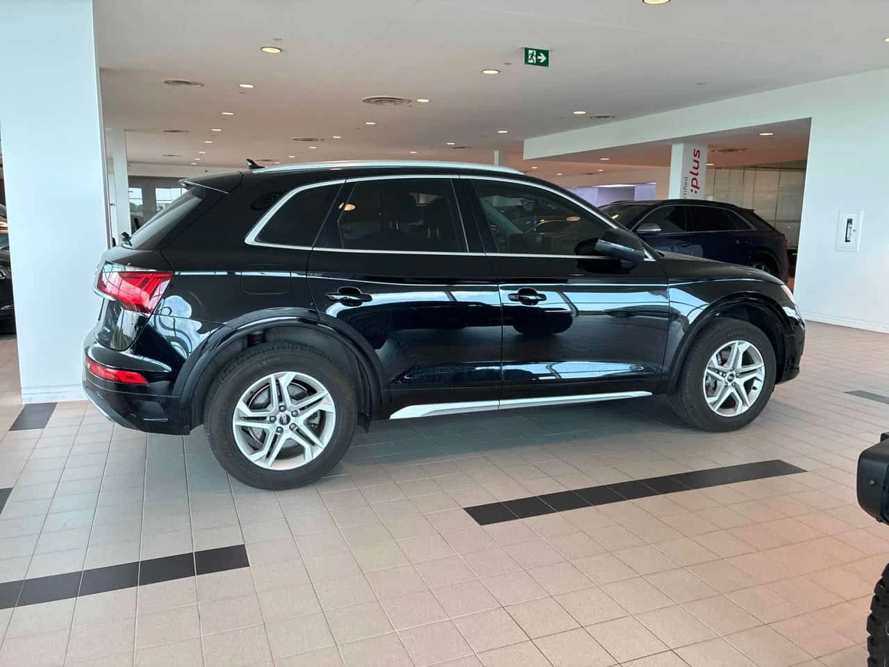 Audi Q5 * Komfort * DISTRONIC* MATRIX* , снимка 3 - Автомобили и джипове - 55513072