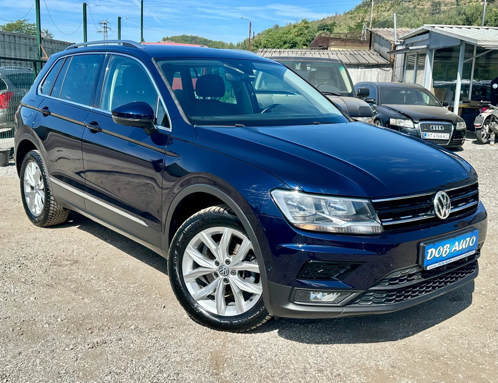 VW Tiguan 2.0TDI-4x4-360CAMERA-LINE ASSIST-САМОПАРКИРАНЕ, снимка 8 - Автомобили и джипове - 55748260