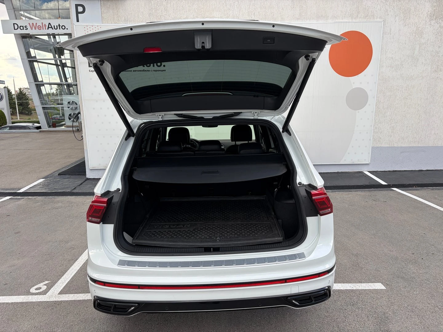 VW Tiguan, снимка 4 - Автомобили и джипове - 56421841