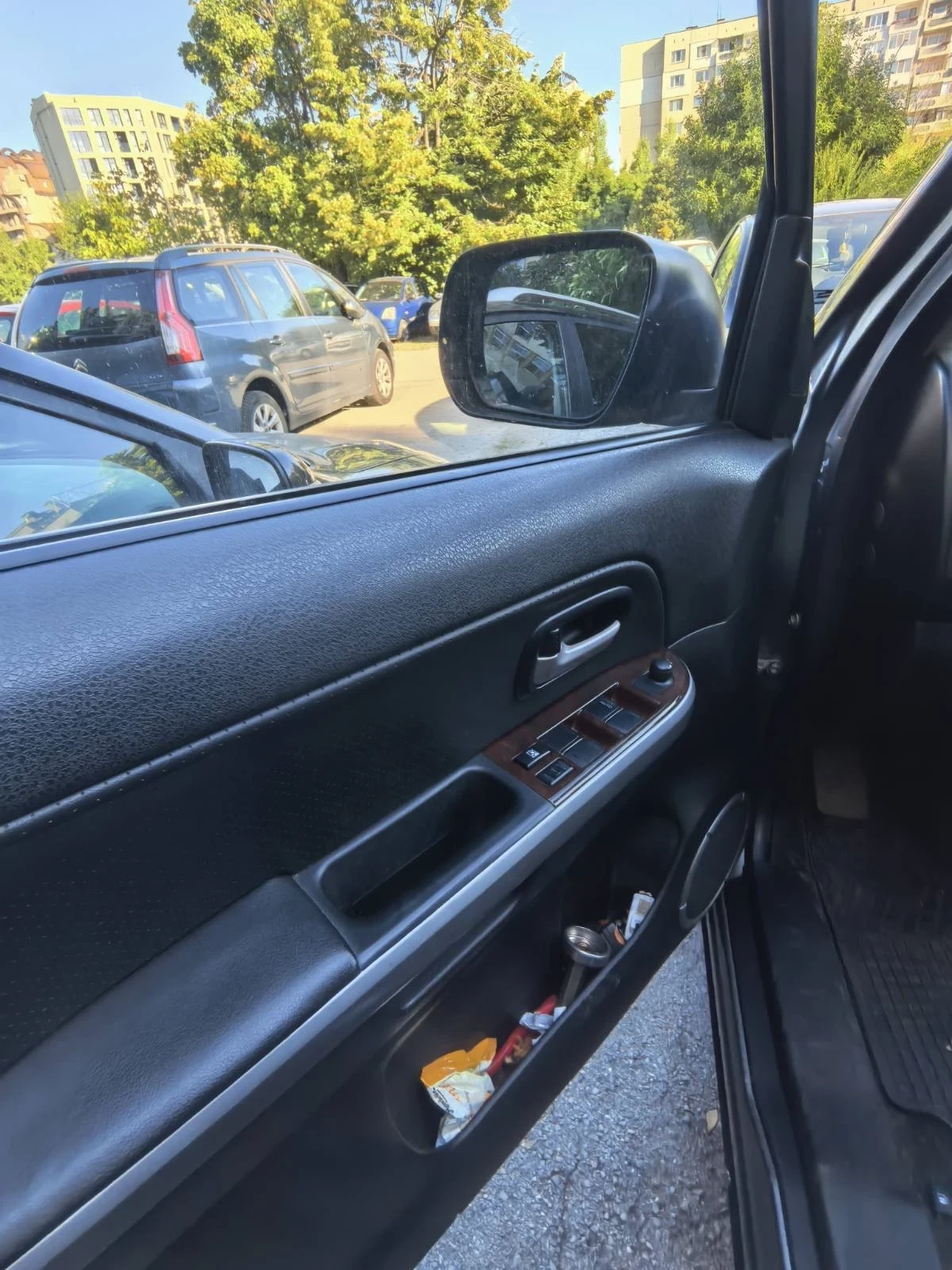 Suzuki Grand vitara 2.0 бензин/газ 4Х4 автомат, снимка 11 - Автомобили и джипове - 56336270
