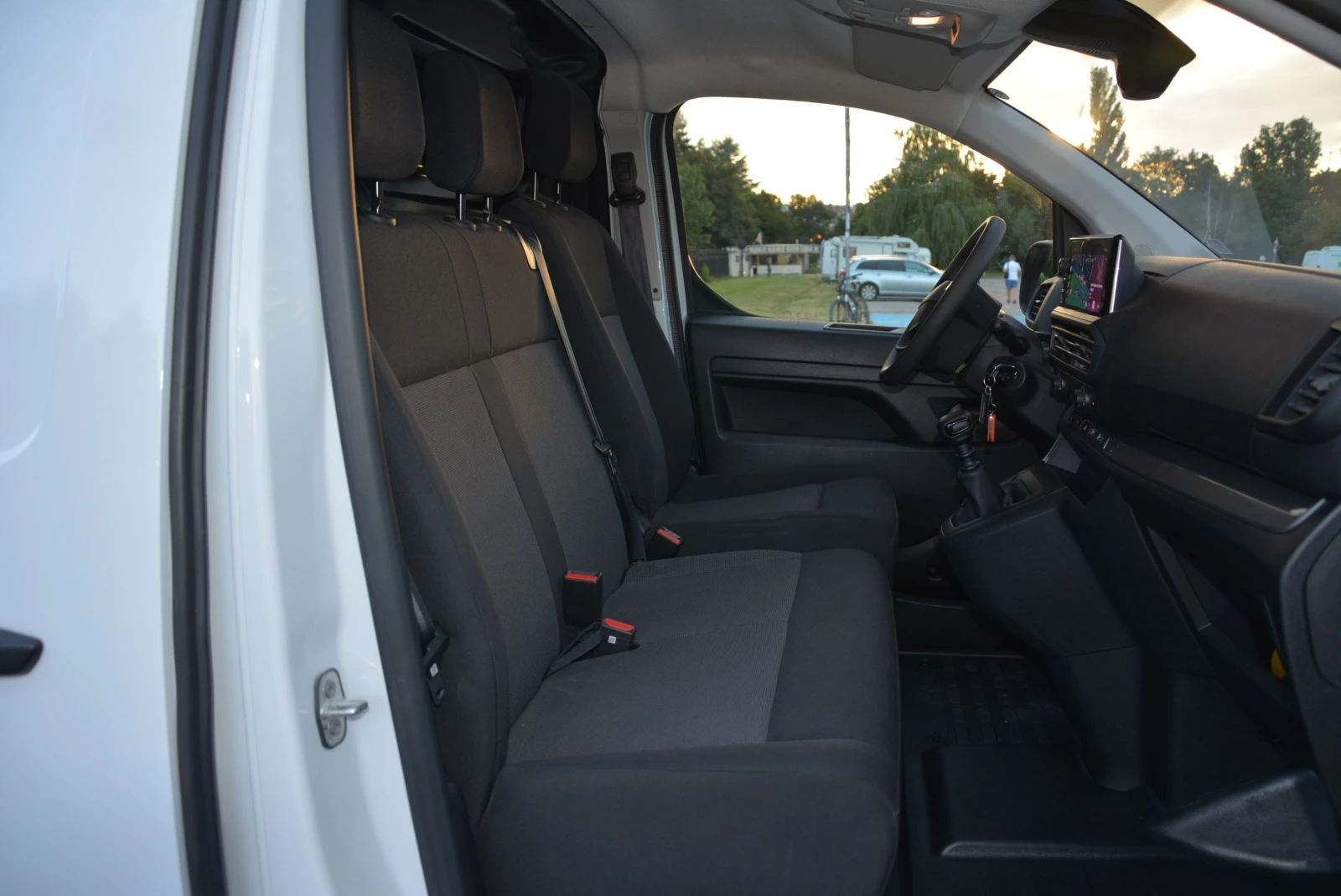 Peugeot Expert 2.0 HDI L3 2+ 1 10 k km Navi Autopilot 360 Camera, снимка 10 - Бусове и автобуси - 55267323