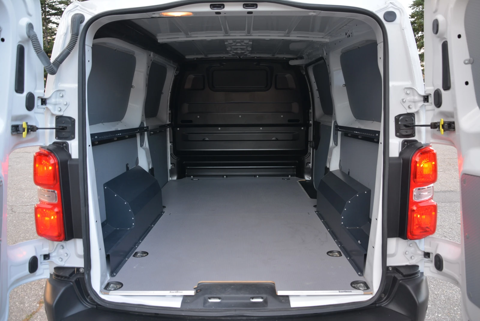 Peugeot Expert 2.0 HDI L3 2+ 1 10 k km Navi Autopilot 360 Camera, снимка 15 - Бусове и автобуси - 55267323
