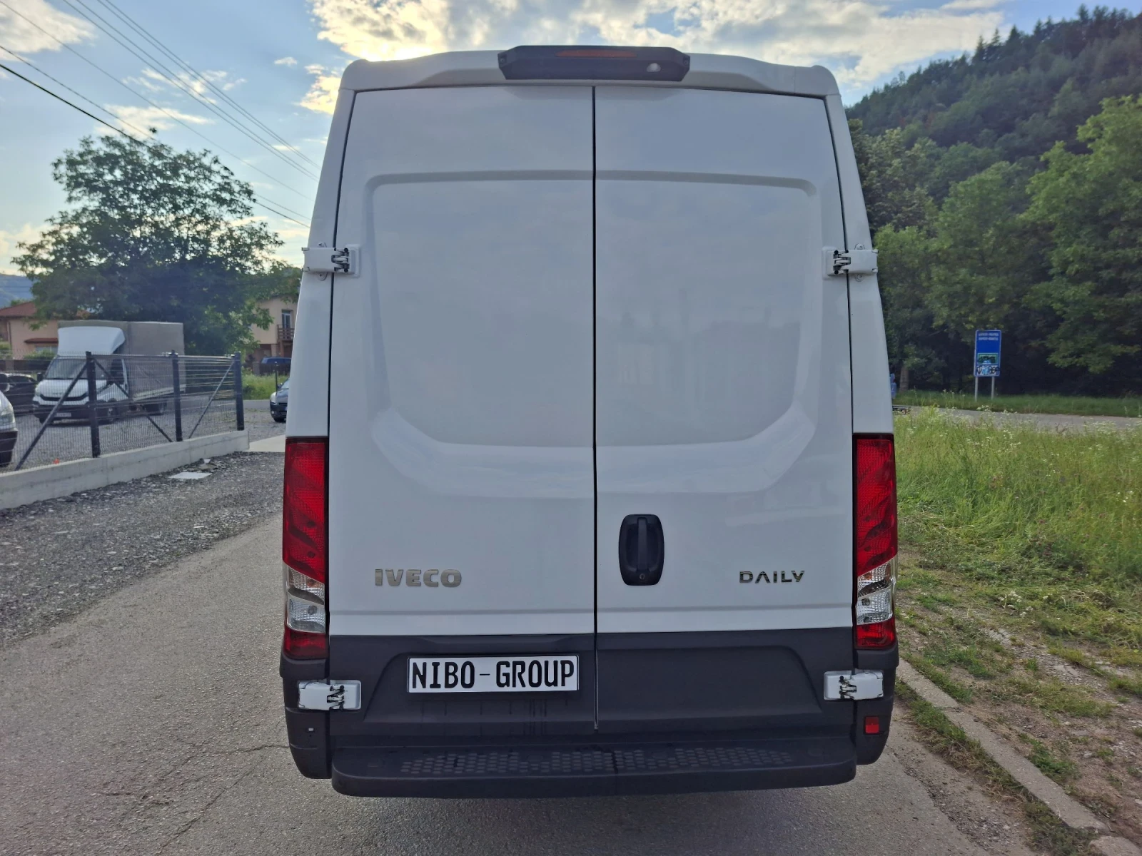 Iveco Daily 35s18* MAXI* КЛИМА* NAVI, снимка 4 - Бусове и автобуси - 55196585