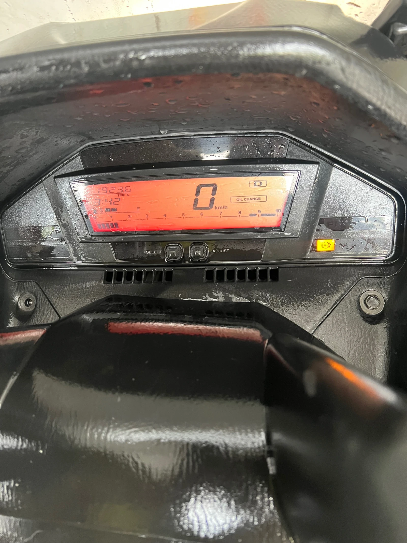 Suzuki Burgman 650 - изображение 10