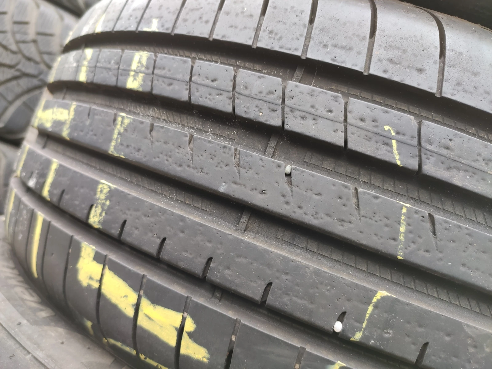 Гуми Летни 205/45R17, снимка 2 - Гуми и джанти - 55581215