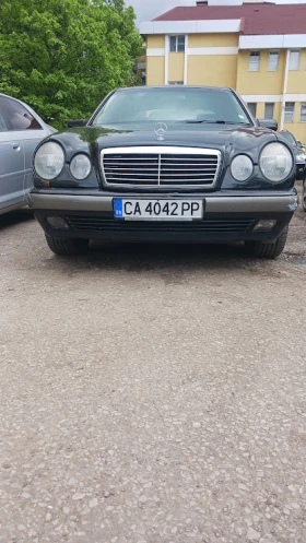 Mercedes-Benz E 200 W 210, снимка 2