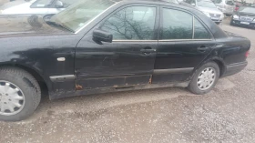 Mercedes-Benz E 200 W 210, снимка 6