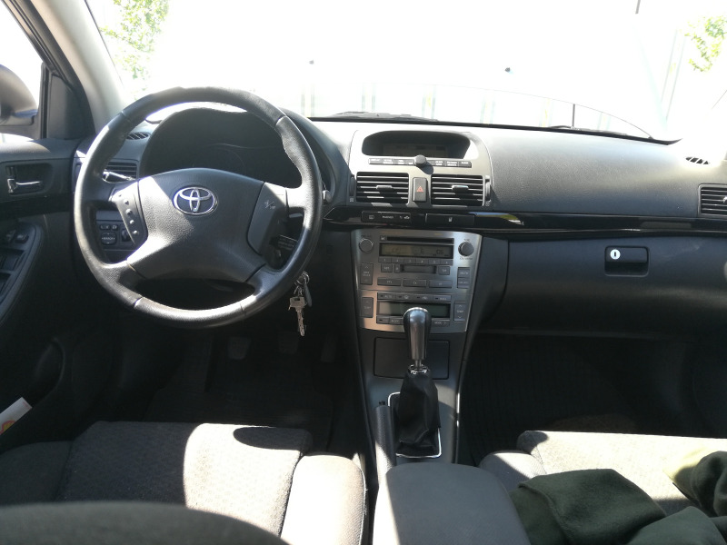 Toyota Avensis 2.0 D4D, снимка 8 - Автомобили и джипове - 46355481