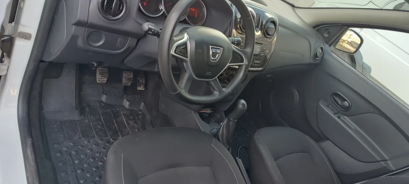 Dacia Sandero, снимка 13 - Автомобили и джипове - 47587779