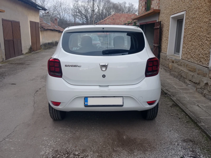 Dacia Sandero, снимка 11 - Автомобили и джипове - 47587779