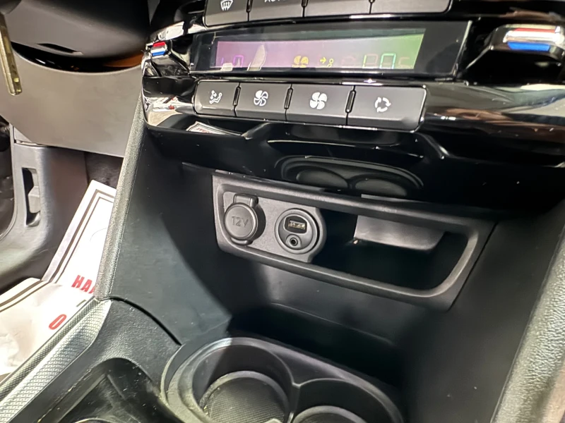 Peugeot 2008 1.6 EHDi   LED   NAVI   EURO5, снимка 14 - Автомобили и джипове - 52045073