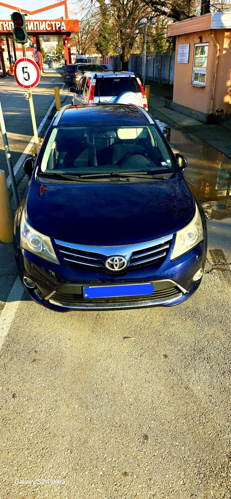 Toyota Avensis 2.0 D-4D, снимка 2 - Автомобили и джипове - 52736633