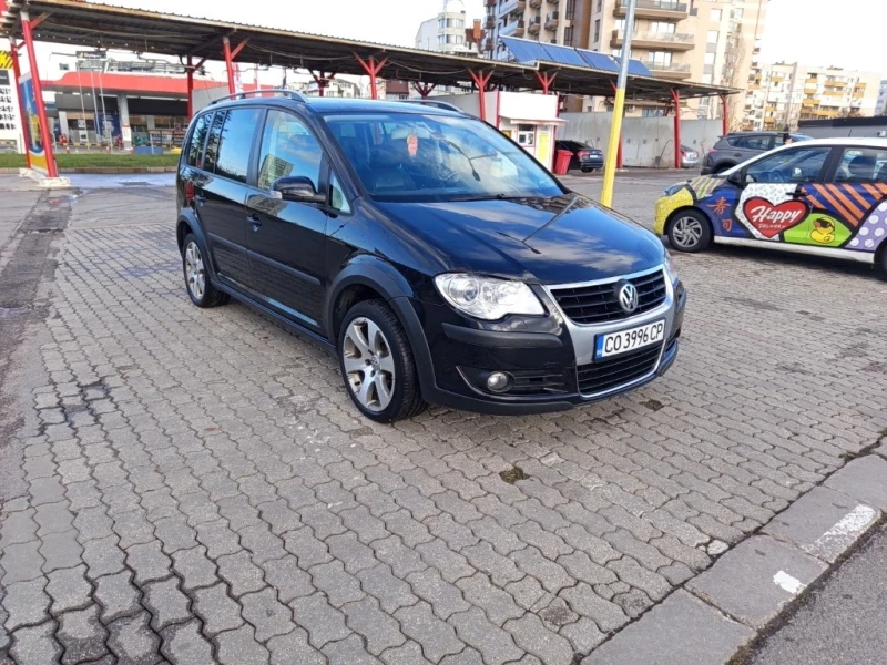 VW Touran, снимка 6 - Автомобили и джипове - 52801146