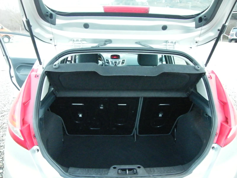 Ford Fiesta 1.2i 82000km., снимка 13 - Автомобили и джипове - 53372834