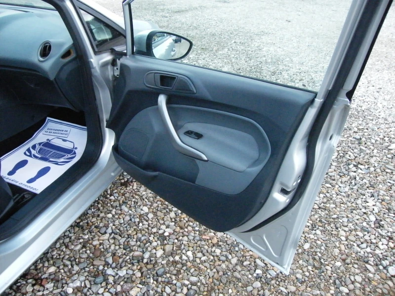 Ford Fiesta 1.2i 82000km., снимка 15 - Автомобили и джипове - 53372834