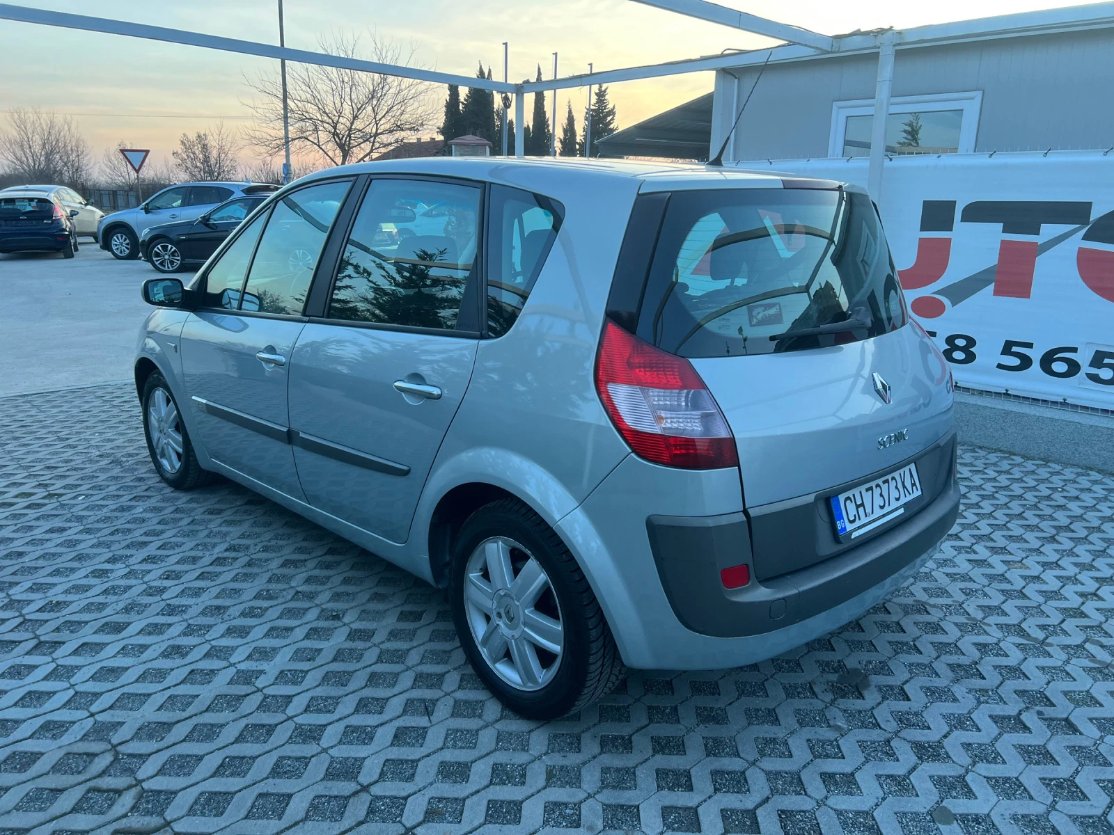 Renault Scenic 1.5dci-82кс= НАПЪЛНО ОБСЛУЖЕН= ВСИЧКО ПЛАТЕНО - изображение 5