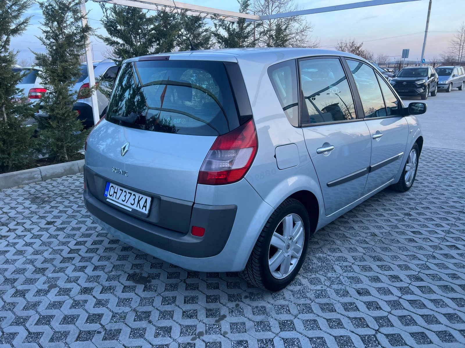 Renault Scenic 1.5dci-82кс= НАПЪЛНО ОБСЛУЖЕН= ВСИЧКО ПЛАТЕНО - изображение 3