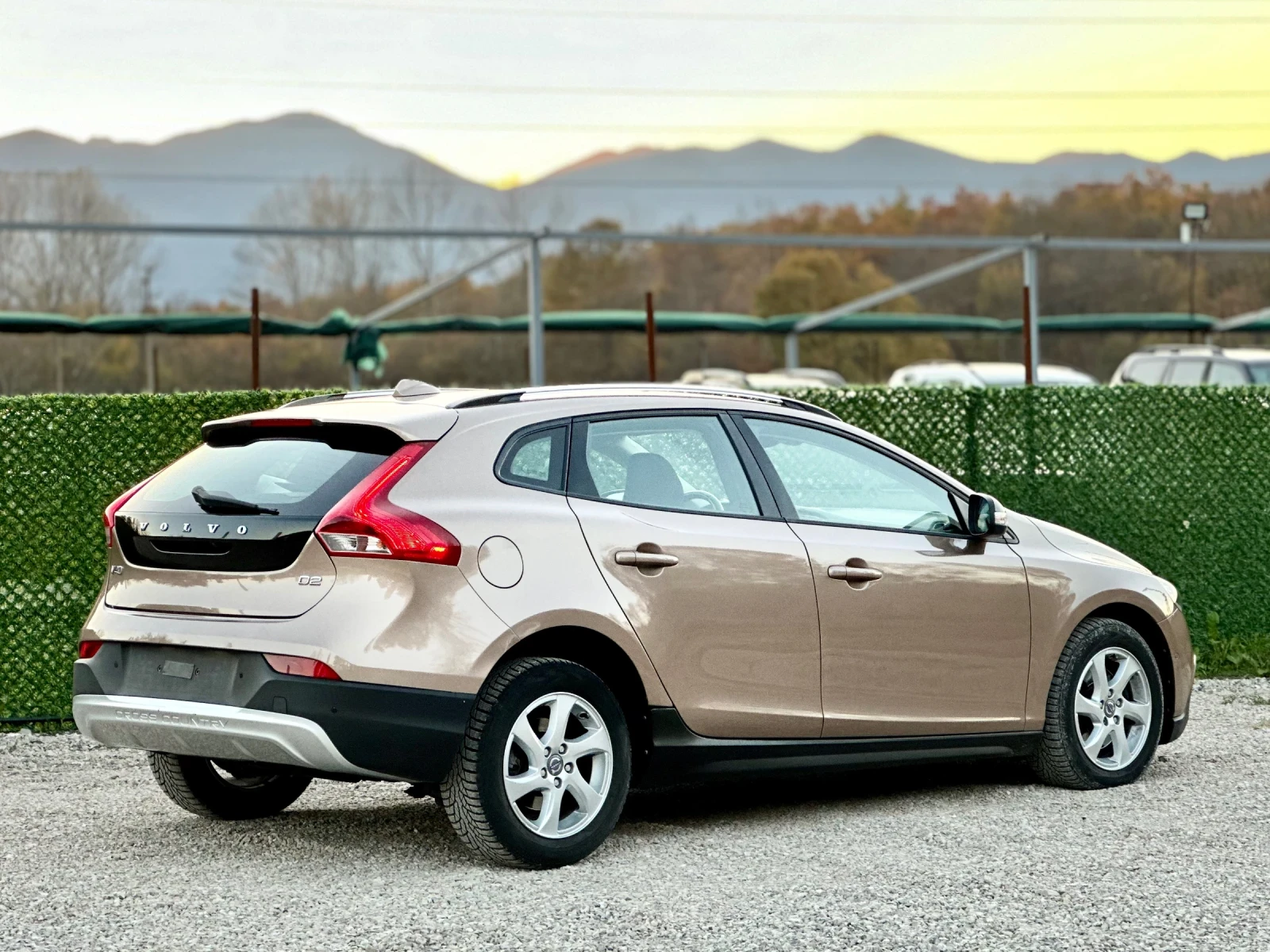 Volvo V40 Cross Country 1.6D * AVTOMAT* NAVI*  - изображение 5