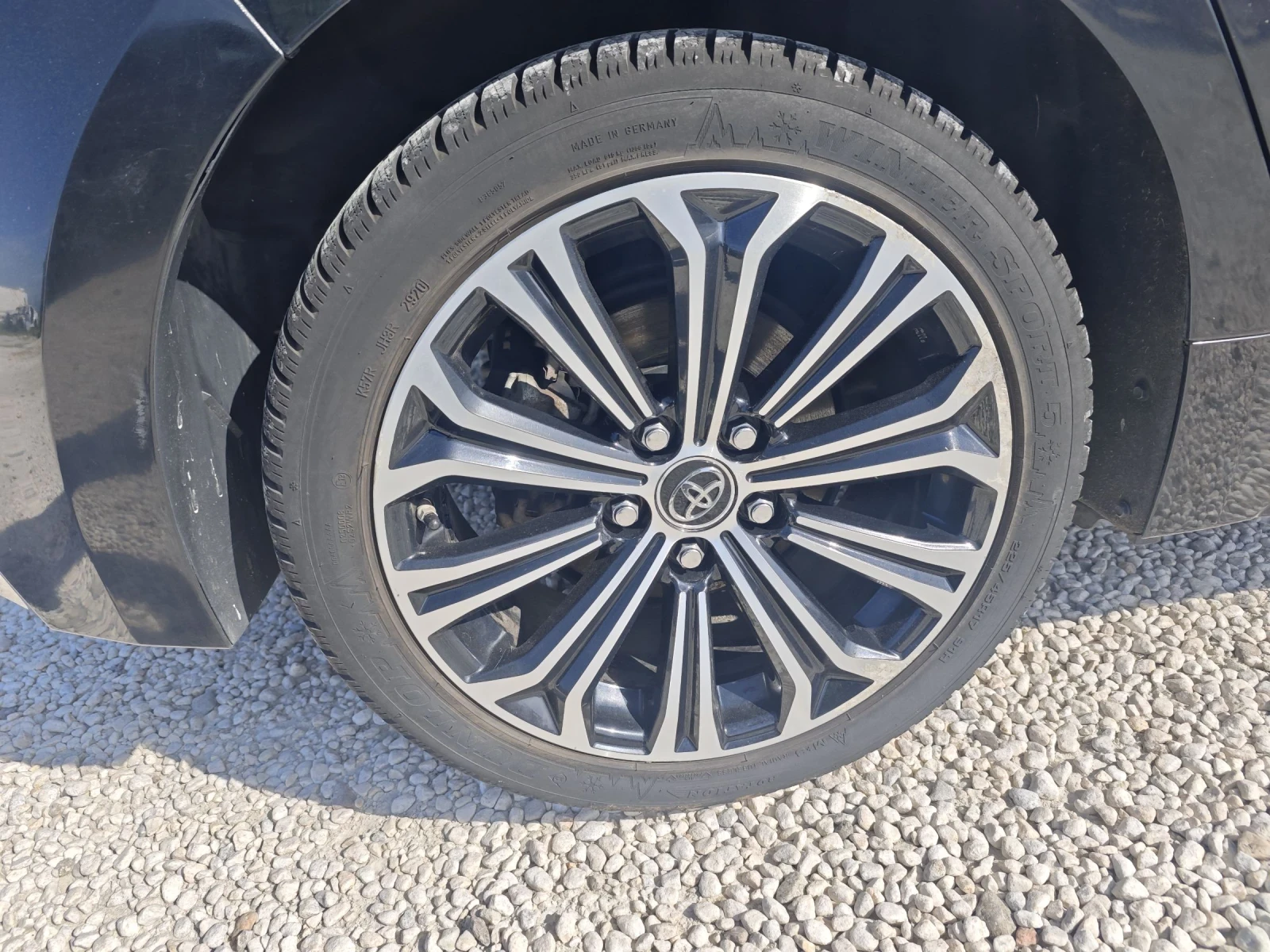 Toyota Corolla 1.8Hibrid - изображение 6