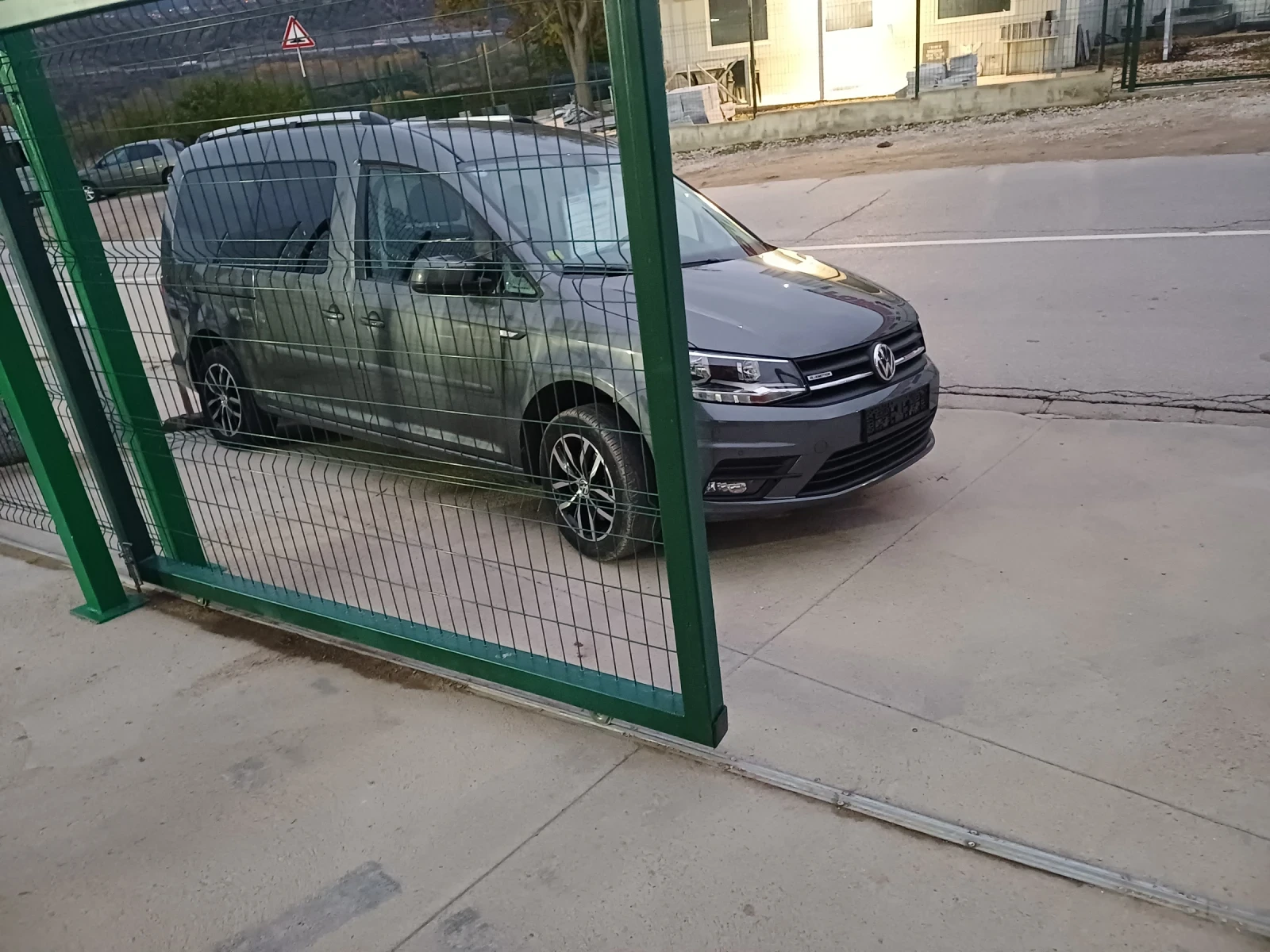 VW Caddy 1.4 tgi metan, 7  maxi  | Mobile.bg   15