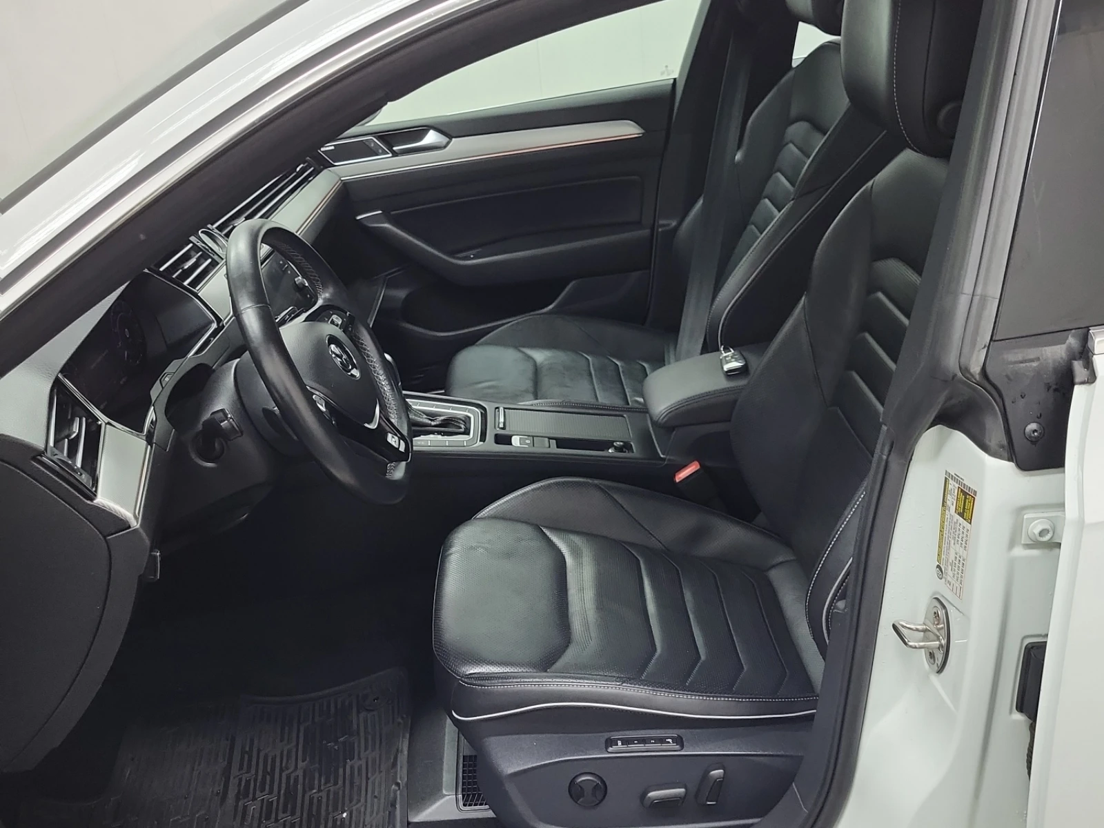 VW Arteon R-line* 4M* Обдух* Fenda* Подгрев* Пано - изображение 7