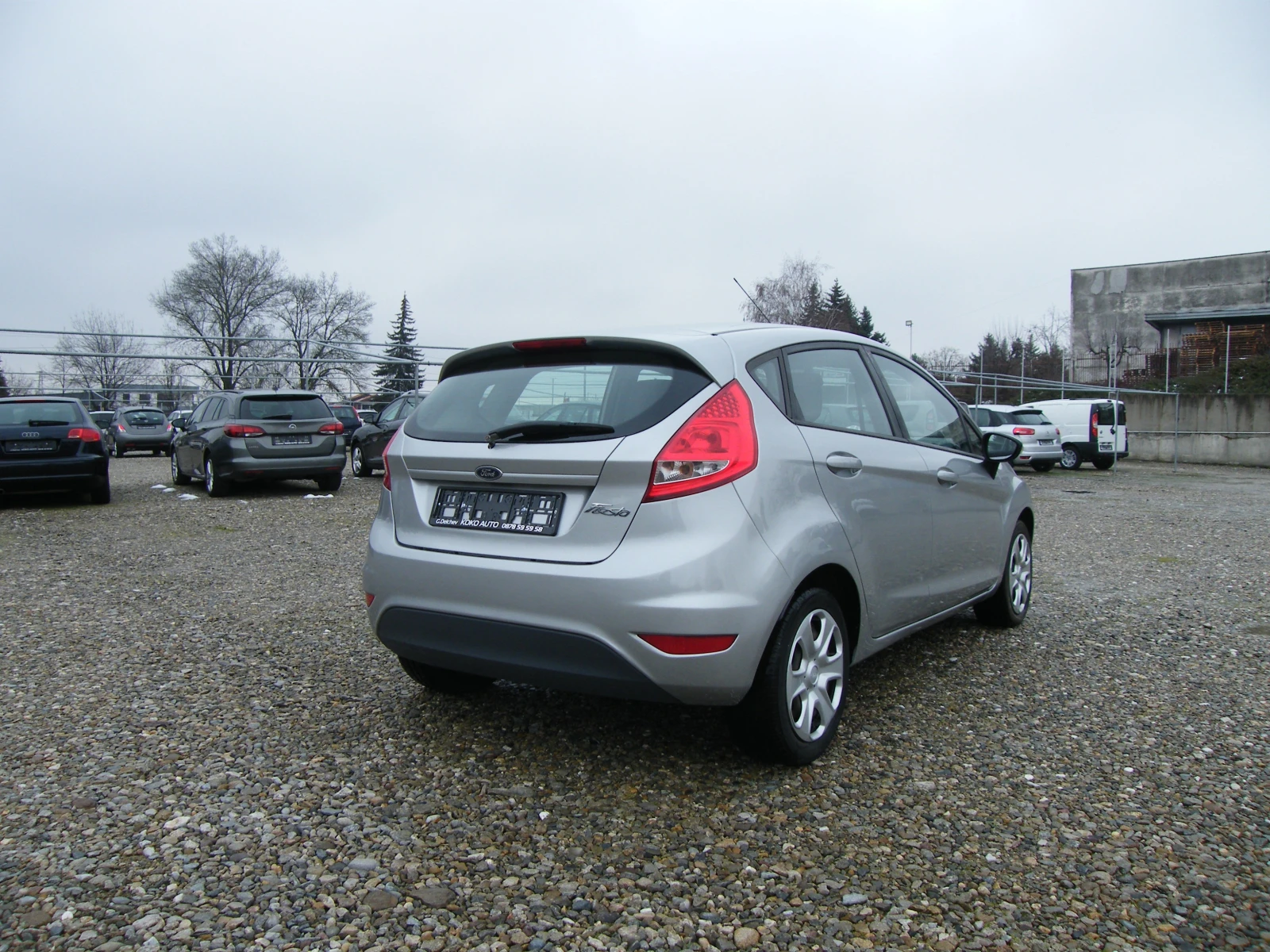 Ford Fiesta 1.2i 82000km. | Mobile.bg � ����������� 4